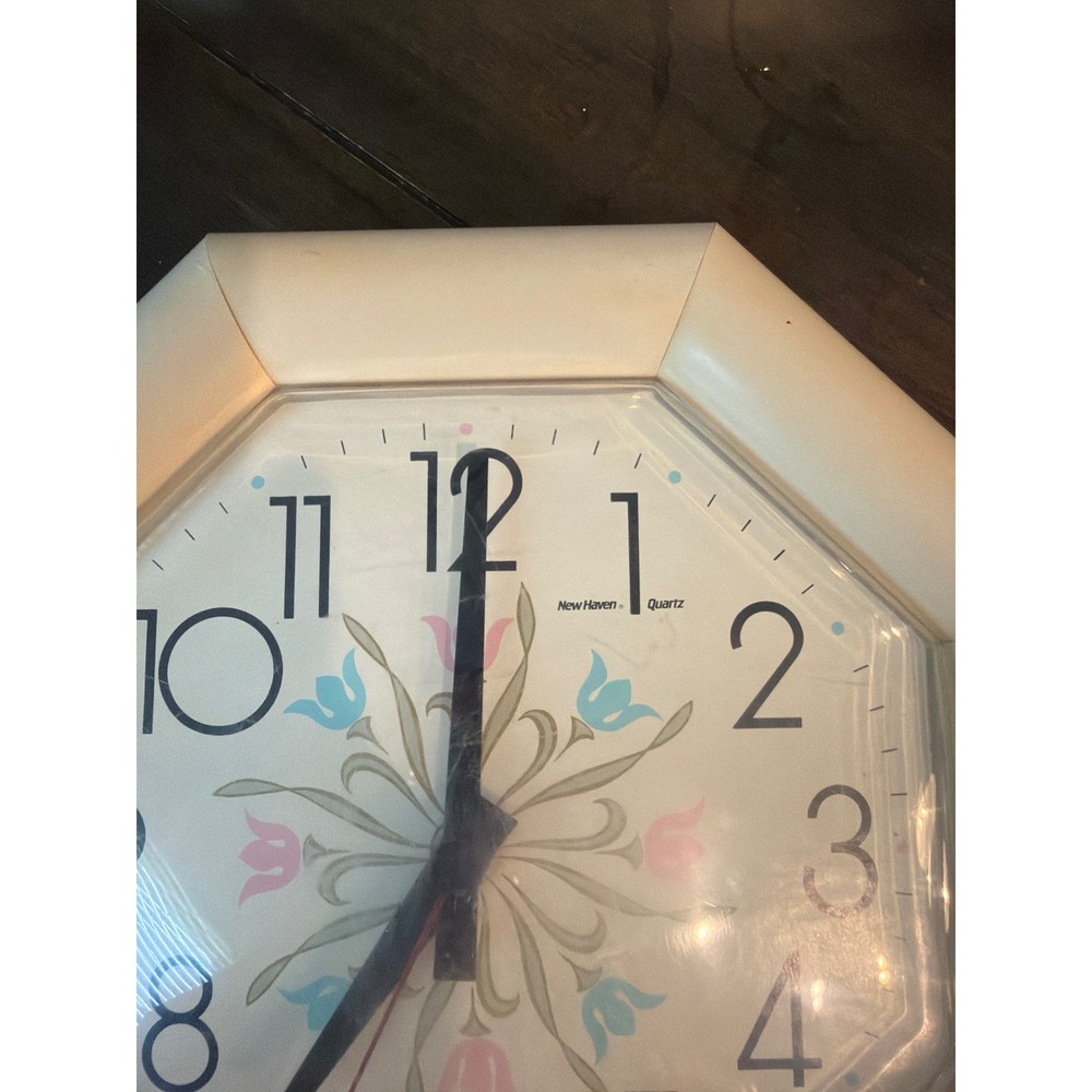 Vintage New Haven Quartz Wall Clock Octagon Floral Tulip Cream Country Decor USA - Picture 3 of 3